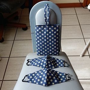 NWOT matching patriot wrist purse & 2 masks